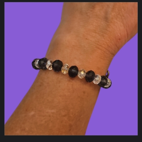 HANDMADE Purple Crystal Beaded Bracelet - Picture 1 of 5